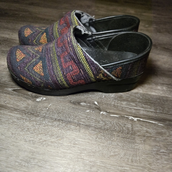 Dansko‎ Aztec Southwestern Women's Clogs Woven Tapestry Slip On Shoes 38 - Picture 1 of 16